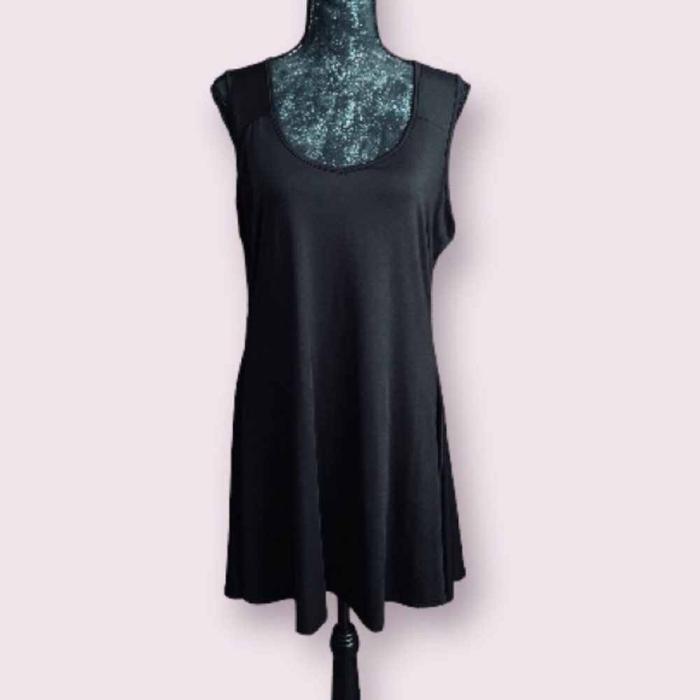 Black Simple Sleeveless Dress